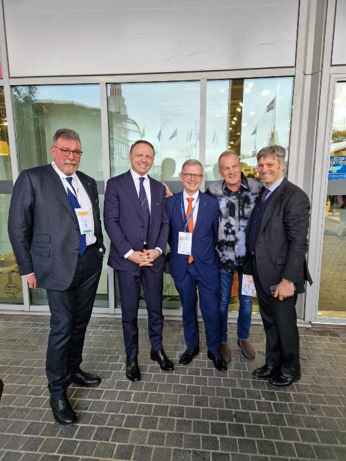 L'assessore regionale alle Risorse agroalimentari, forestali e ittiche, Stefano Zannier con il ministro dell'Agricoltura Francesco Lollobrigida e il presidente di ICE Matteo Zoppas 