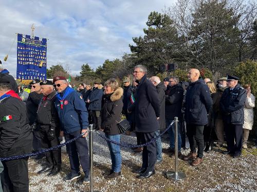 Gli assessori Zilli e Roberti al sacrario di Basovizza