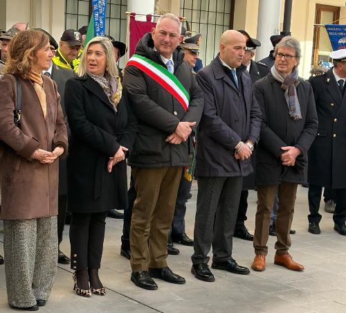L'assessore Amirante (seconda da sinistra) partecipa all'evento commemorativo a Pordenone