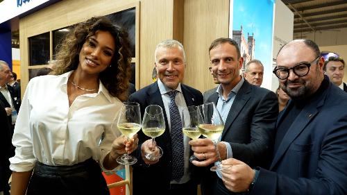 Da sinistra: Samira Lui, l'assessore Bini, il governatore Fedriga e il direttore di Promoturismo FVG Mestroni.