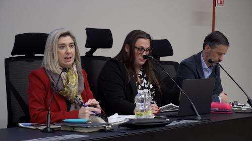 L'assessore Amirante durante il suo intervento a Gemona