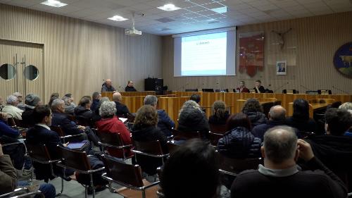 Il pubblico della sala consiliare 