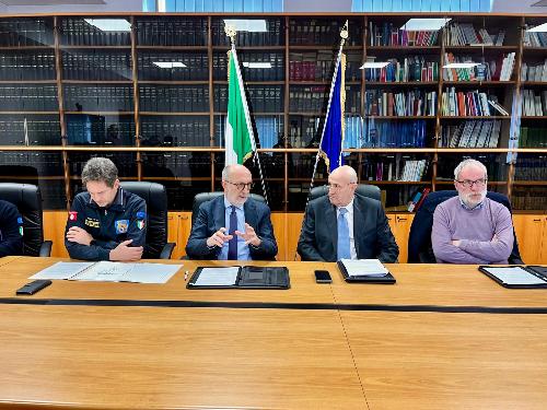 L'intervento dell'assessore regionale alla Protezione civile Riccardo Riccardi durante lla presentazione dell'accordo sperimentale avvenuto in Prefettura alla 