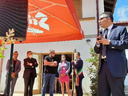 L'intervento dell'assessore regionale alle Autonomie locali, Pierpaolo Roberti, all'inaugurazione dell'albergo ristorante Sella Chianzutan.

