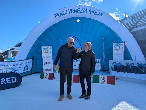 L'assessore regionale alle Finanze Barbara Zilli, intervenuta sul Monte Zoncolan alla cerimonia di premiazione dei Campionati italiani Giovani di sci alpino