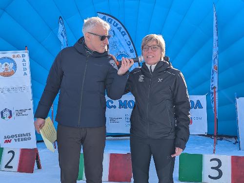 L'assessore regionale alle Finanze Barbara Zilli, intervenuta sul Monte Zoncolan alla cerimonia di premiazione dei Campionati italiani Giovani di sci alpino