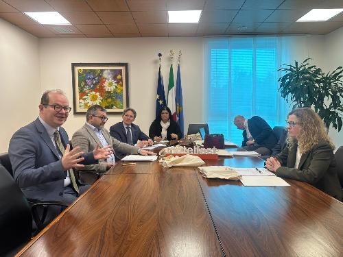 L'assemblea dei soci di Mittelfest alla presenza del vicegovernatore Anzil nella sede della Regione a Udine