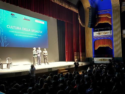 L'intervento dell'assessore Roberti in un gremito Rossetti a Trieste per la giornata "Cultura della legalità"