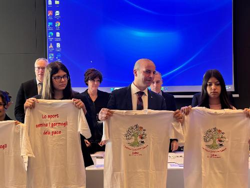 Un momento della presentazione alla presenza dell'assessore Rosolen e del presidente del Consiglio Bordin