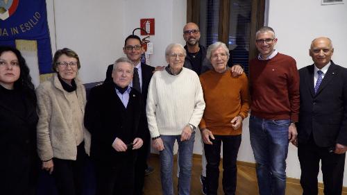 Foto di gruppo alla presenza dei fratelli di Nino Benvenuti 