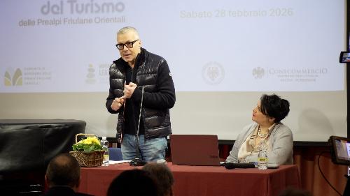 L'assessore regionale alle Attività produttive e Turismo Sergio Emidio Bini al Forum del turismo ospitato a Villa Savorgnan di Lestans di Sequals