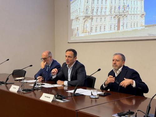 L'intervento del governatore del Friuli Venezia Giulia Massimiliano Fedriga. Nella foto a destra il presidente di Coop alleanza 3.0 Domenico Trombone e a sinistra l'assessore alla Salute Riccardo Riccardi. 