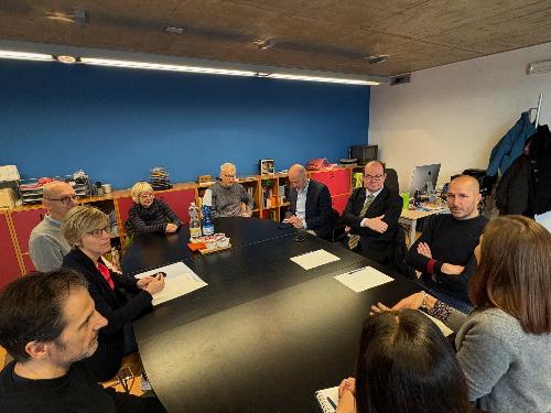 Il vice governatore con delega alla Cultura Mario Anzil e l’assessore regionale alle Finanze Barbara Zilli in visita alla Cineteca del Friuli a Gemona del Friuli