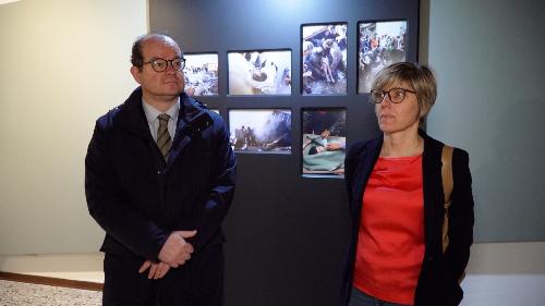 Il vice governatore con delega alla Cultura Mario Anzil e l'assessore regionale alle Finanze Barbara Zilli nel museo Tiere Motus a Venzone