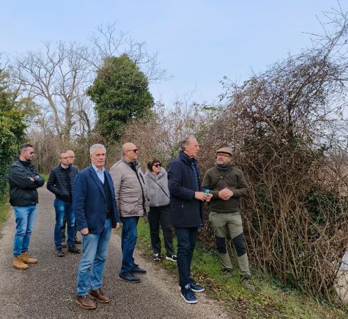 Il sopralluogo dell'assessore Scoccimarro all'Isola della Cona