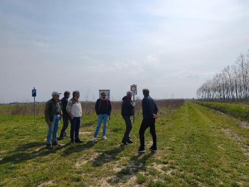 Il sopralluogo dell'assessore Scoccimarro nell'area dove è stato sviluppato il progetto "Fossa Vecia"