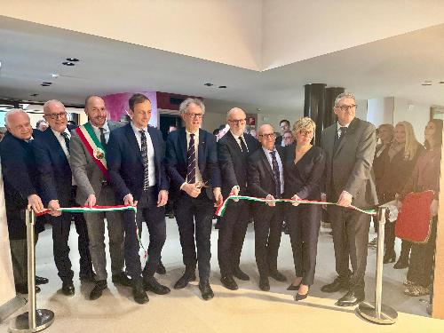 Il simbolico taglio del nastro di Uniud ResilHub a Gemona