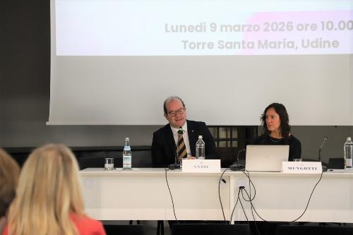 Il vicegovernatore Mario Anzil in occasione della presentazione dei benificari del rpogetto, avvenuta oggi a Udine