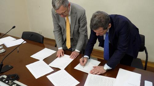 La firma del protocollo d'intesa in Sala Predonzani a Trieste