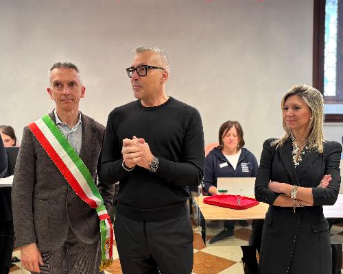 L'assessore regionale Sergio Emidio Bini durante il suo intervento all'inaugurazione dell'Inpoint turistico a Sacile