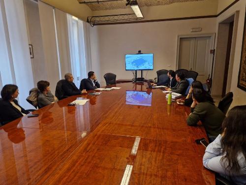 L'incontro dell’assessore all’Università Alessia Rosolen con la rettrice dell’Ateneo giuliano Donata Vianelli, i vertici dell’Ardis e i rappresentanti del Consiglio degli studenti.