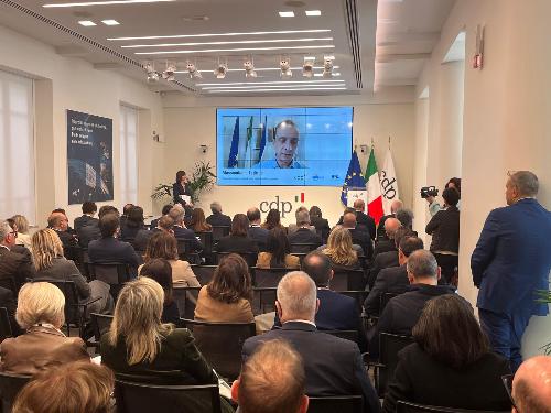 La sessione plenaria dell'incontro con l'intervento in videocollegamento del presidente della Conferenza delle Regioni e delle Province autonome Massimiliano Fedriga