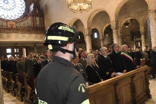 L'assessore Roberti e il sindaco Dipiazza alla celebrazione del Precetto Pasquale per le Forze armate, i Corpi armati dello Stato e i Corpi ausiliari delle Forze armate, officiata dal vescovo di Trieste, monsignor Enrico Trevisi, nella cattedrale di San Giusto.