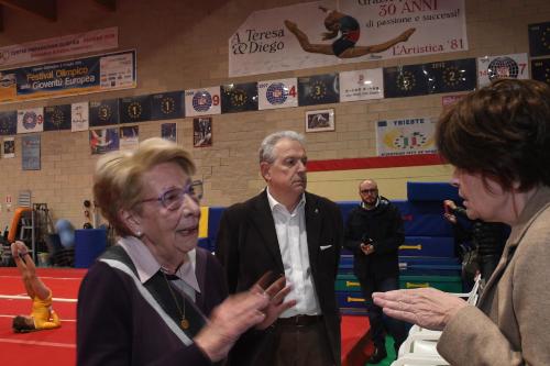 L'assessore al Lavoro Alessia Rosolen insieme a Pia Felluga, moglie dell’ex presidente del Coni regionale Emilio Felluga. 