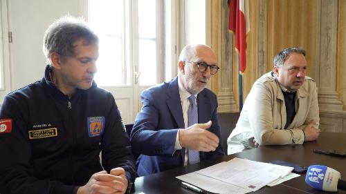 Riccardi con il sindaco di Cormons Roberto Felcaro e il direttore della Protezione civile Amedeo Aristei