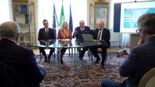 UNa fase della conferenza stampa svoltasi a Gorizia