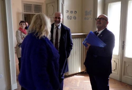 Un momento della visita all'interno dell'edificio. 