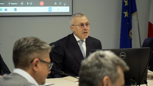 L'assessore regionale alle Attività produttive e turismo Sergio Emidio Bini, durante il tavolo sulla crisi energetica