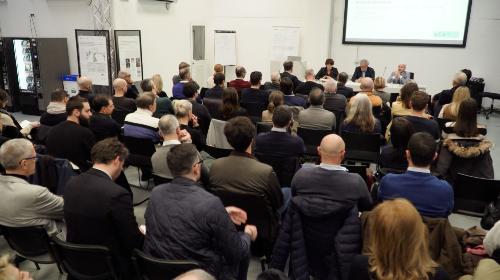 Un momento della presentazione della piattaforma digitale, sviluppata al consorzio Inest, che sfrutta la potenza dell'intelligenza artificiale per connettere aziende, mondo della ricerca e gli atenei per accrescere la competitività del Nord-Est.
