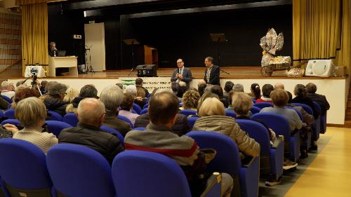 Il vicegovernatore della Regione Friuli Venezia Giulia con delega alla Cultura, Mario Anzil, al brindisi di fine anno dell’Università della Terza Età del Codroipese - sezione di Rivignano Teor e Varmo