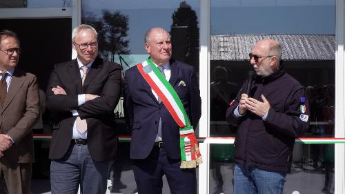 Riccardi al taglio del nastro con il sindaco Zuliani e il presidente del Consiglio Bordin