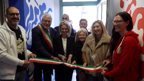 L'assessore Amirante (la seconda da destra) al taglio del nastro 