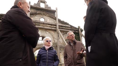 L'assessore regionale alle Risorse agroalimentari, forestali e ittiche Stefano Zannier a Gradisca d'Isonzo a un sopralluogo insieme al sindaco, Alessandro Pagotto, in occasione della chiusura del cantiere dei lavori straordinari eseguiti dall'Amministrazione regionale con gli operai del Servizio sistemazioni idraulico-forestali