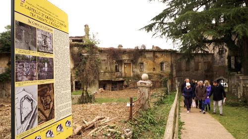 L'assessore regionale alle Risorse agroalimentari, forestali e ittiche Stefano Zannier a Gradisca d'Isonzo a un sopralluogo insieme al sindaco, Alessandro Pagotto, in occasione della chiusura del cantiere dei lavori straordinari eseguiti dall'Amministrazione regionale con gli operai del Servizio sistemazioni idraulico-forestali