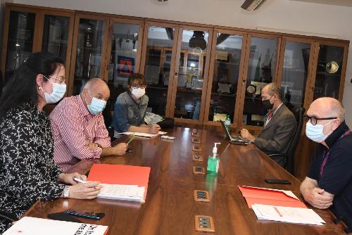 Il vicegovernatore Riccardo  Riccardi incontra la presidente del Comitato regionale della Croce Rossa Italiana Milena-Maria Cisilino nella sede della Protezione civile di Palmanova