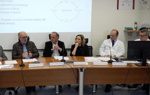 Un momento della presentazione delle donazioni alla Clinica neurologica e a quella urologica da parte della Fondazione CRTrieste. 
