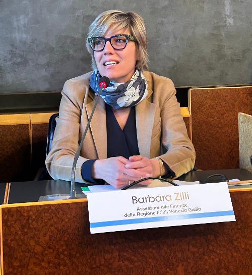 L'assessore regionale alle Finanze Barbara Zilli alla presentazione a Gemona in municipio 