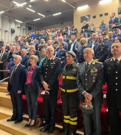 L'assessore Barbara Zilli alla cerimonia commemorativa del 174esimo anniversario di fondazione della Polizia di Stato a Gemona del Friuli