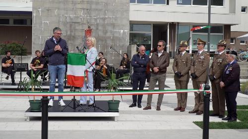 L'assessore regionale alle Autonomie locali, Pierpaolo Roberti all'inaugurazione del nuovo Vicolo della Cooperativa