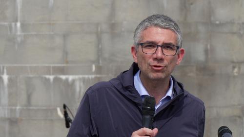 L'assessore regionale alle Autonomie locali, Pierpaolo Roberti all'inaugurazione del nuovo Vicolo della Cooperativa