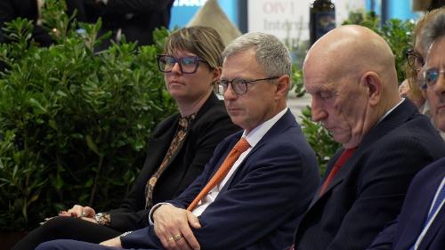 L'assessore regionale alle Risorse agroalimentari alla presentazione nello spazio del Ministero agricoltura, sovranità alimentare e foreste della partnership Pinot grigio delle Venezie e Giro d'Italia a Vinitaly