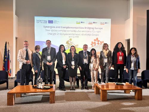 Le autorità intervenute per i saluti istituzionali. Seconda da sinistra l'assessore Zilli