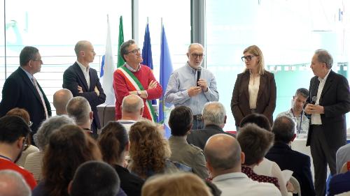 L'assessore regionale alla Salute Riccardo Riccardi all'assemblea dell'Avis del Friuli Venezia Giulia