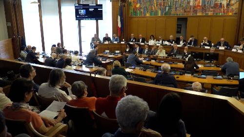 Un momento dell'incontro pubblico svoltosi nella sala consialire del comune di Gorizia