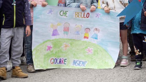 Un disegno dei bambini dell'asilo nido "La Cocule" di Pontebba realizzato per l'inaugurazione