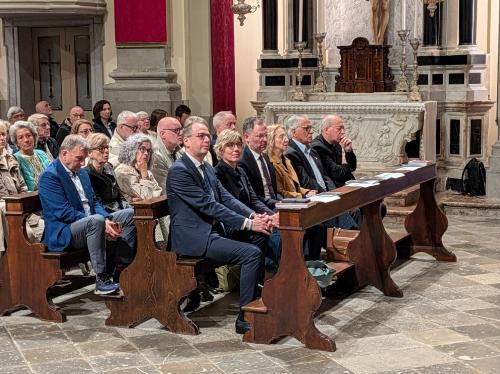 L'assessore alle Finanze Barbara Zilli nella Pieve di Santa Maria Nascente ad Artegna al concerto "Requiem for the Living